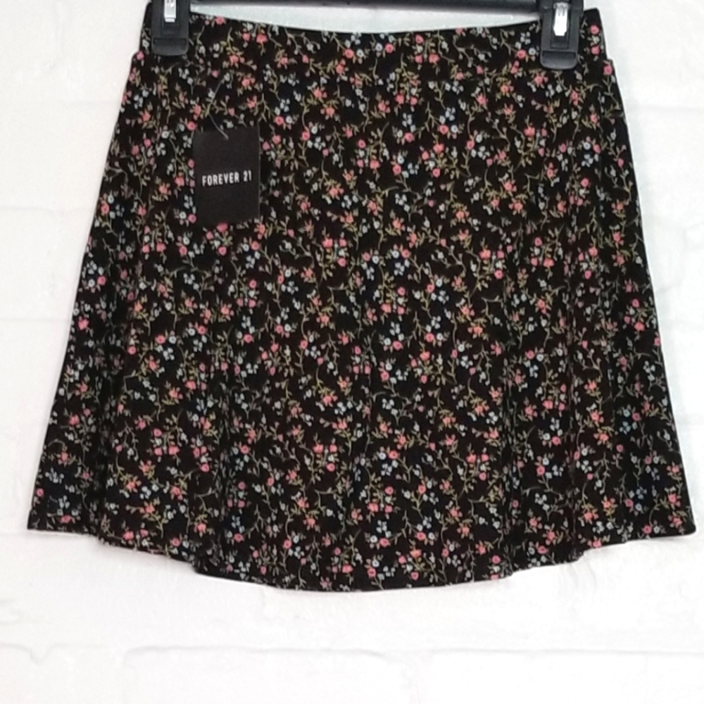 Forever 21 Floral Skirt NWT - Picture 4 of 4